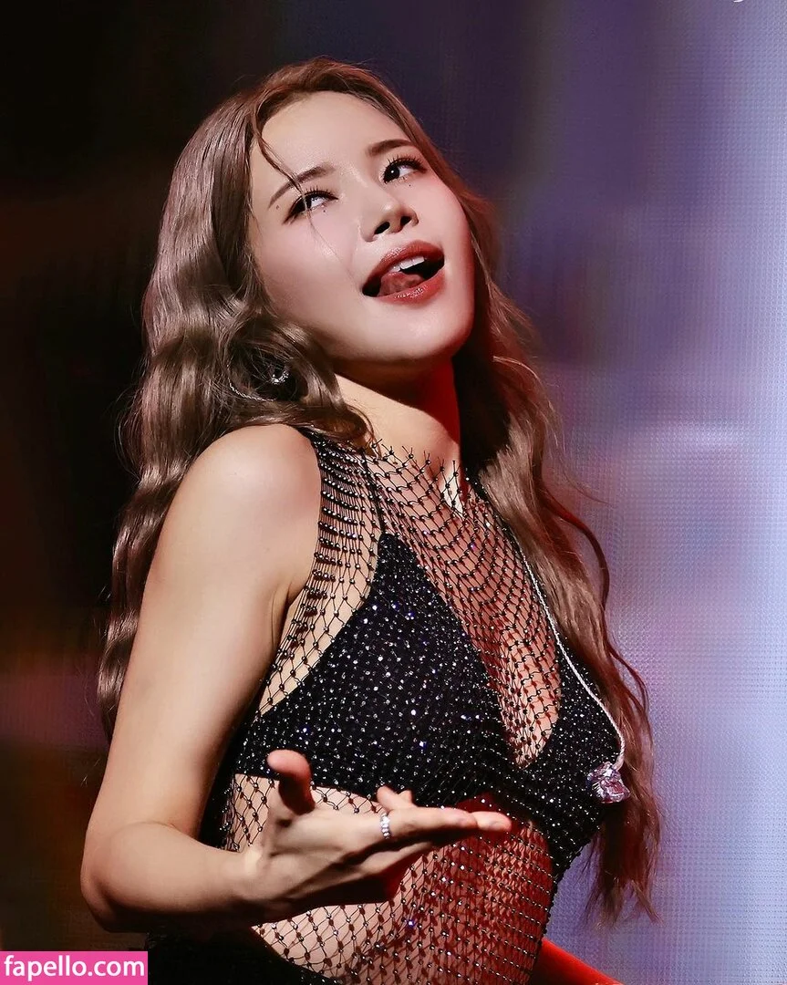 Kim Yong-sun Onlyfans Photo Gallery 