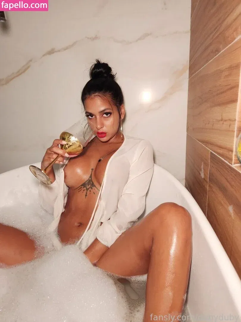 dubyduby Onlyfans Photo Gallery 