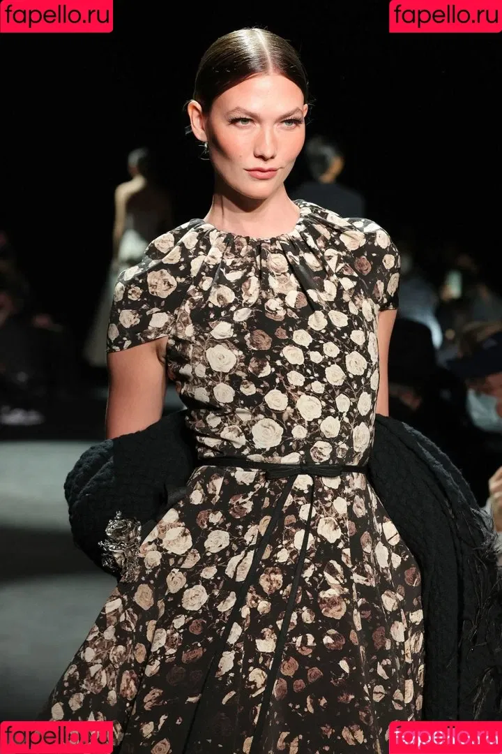 Karlie Kloss Onlyfans Photo Gallery 