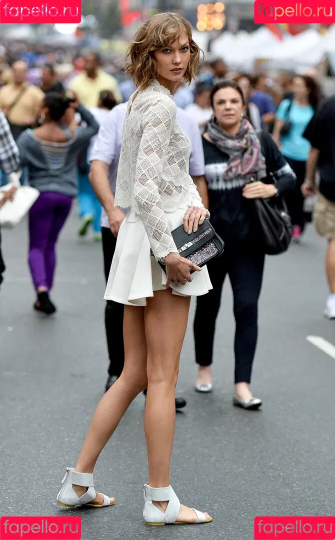 Karlie Kloss Onlyfans Photo Gallery 