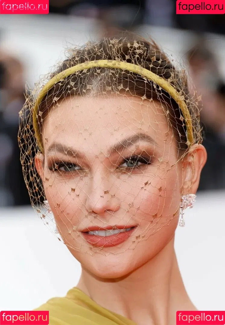 Karlie Kloss Onlyfans Photo Gallery 
