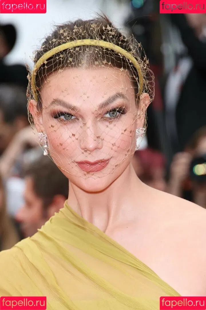 Karlie Kloss Onlyfans Photo Gallery 