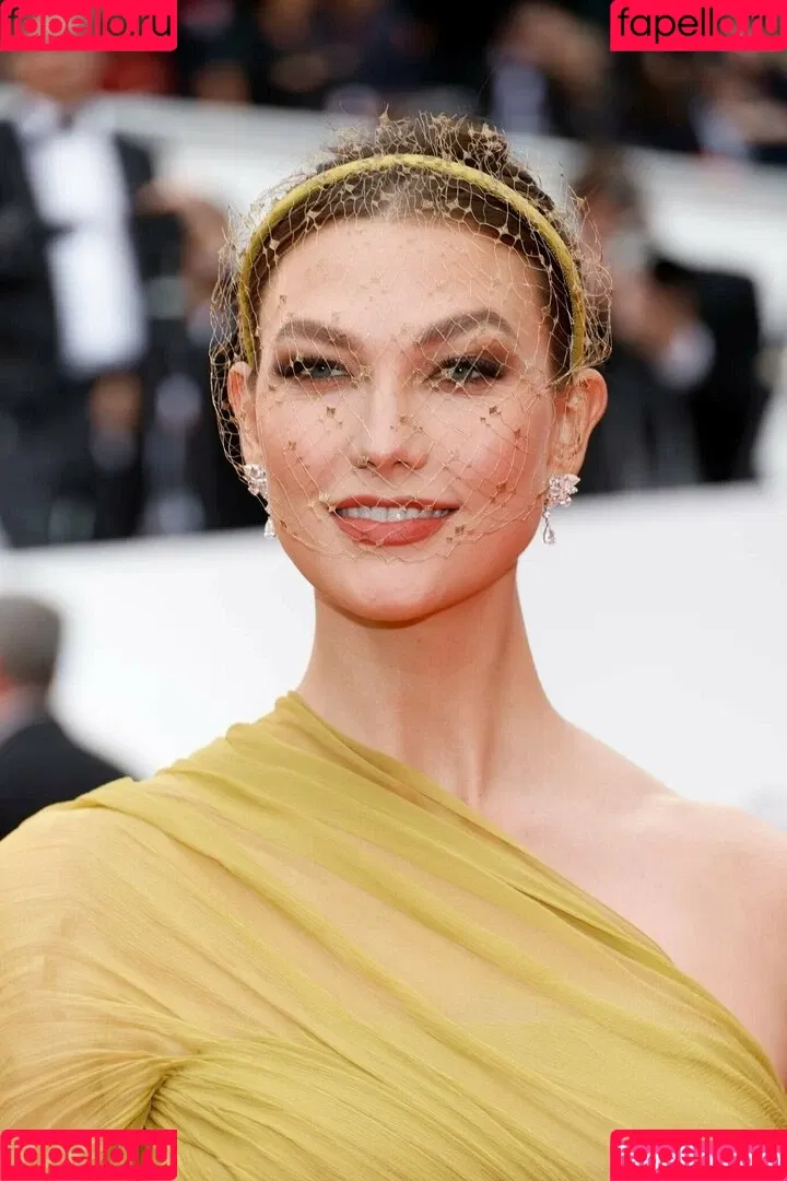 Karlie Kloss Onlyfans Photo Gallery 