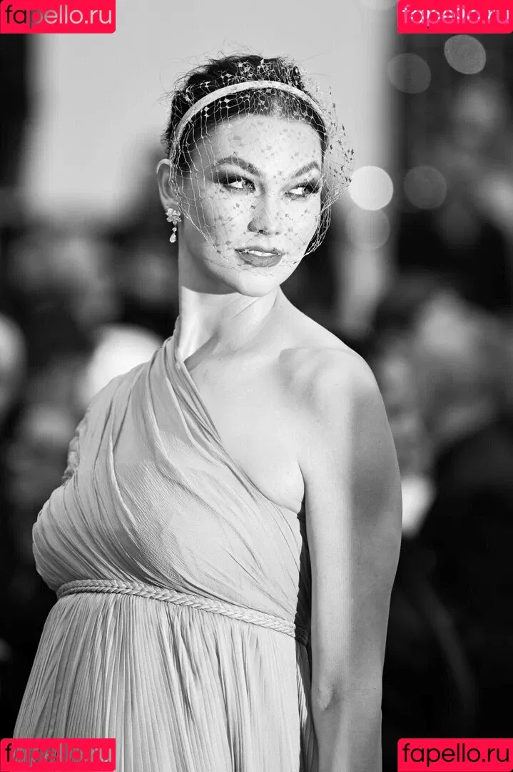 Karlie Kloss Onlyfans Photo Gallery 