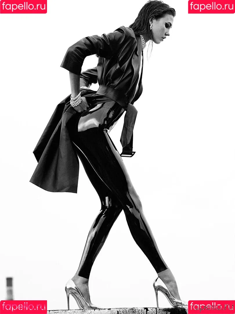 Karlie Kloss Onlyfans Photo Gallery 