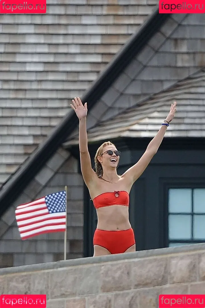 Karlie Kloss Onlyfans Photo Gallery 