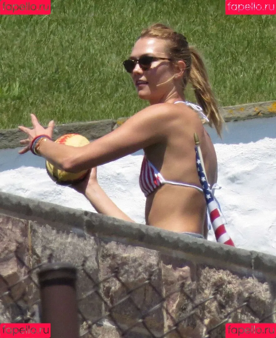 Karlie Kloss Onlyfans Photo Gallery 