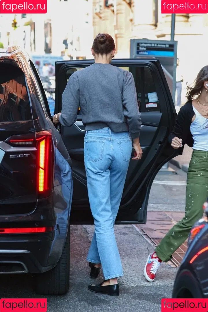 Karlie Kloss Onlyfans Photo Gallery 