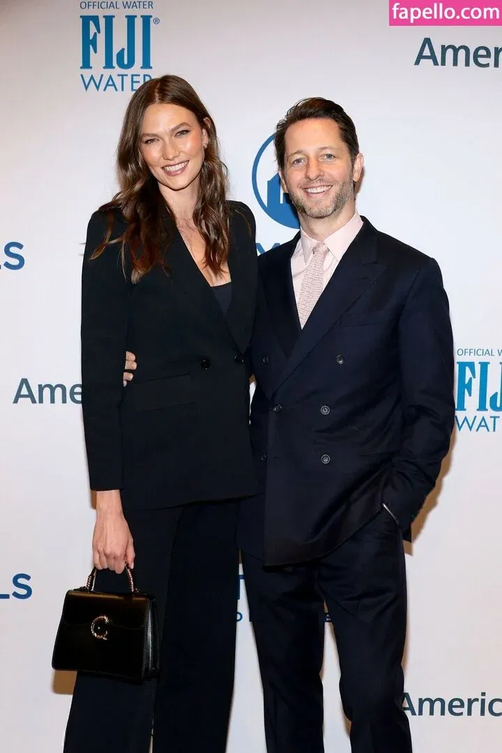 Karlie Kloss Onlyfans Photo Gallery 