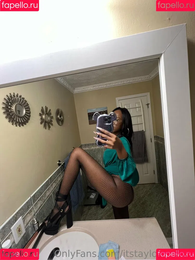 itstaylor.official Onlyfans Photo Gallery 
