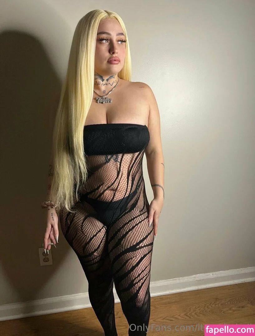 itstaylor.official Onlyfans Photo Gallery 