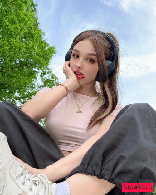 Elina Karimova Nude Onlyfans Photo 31