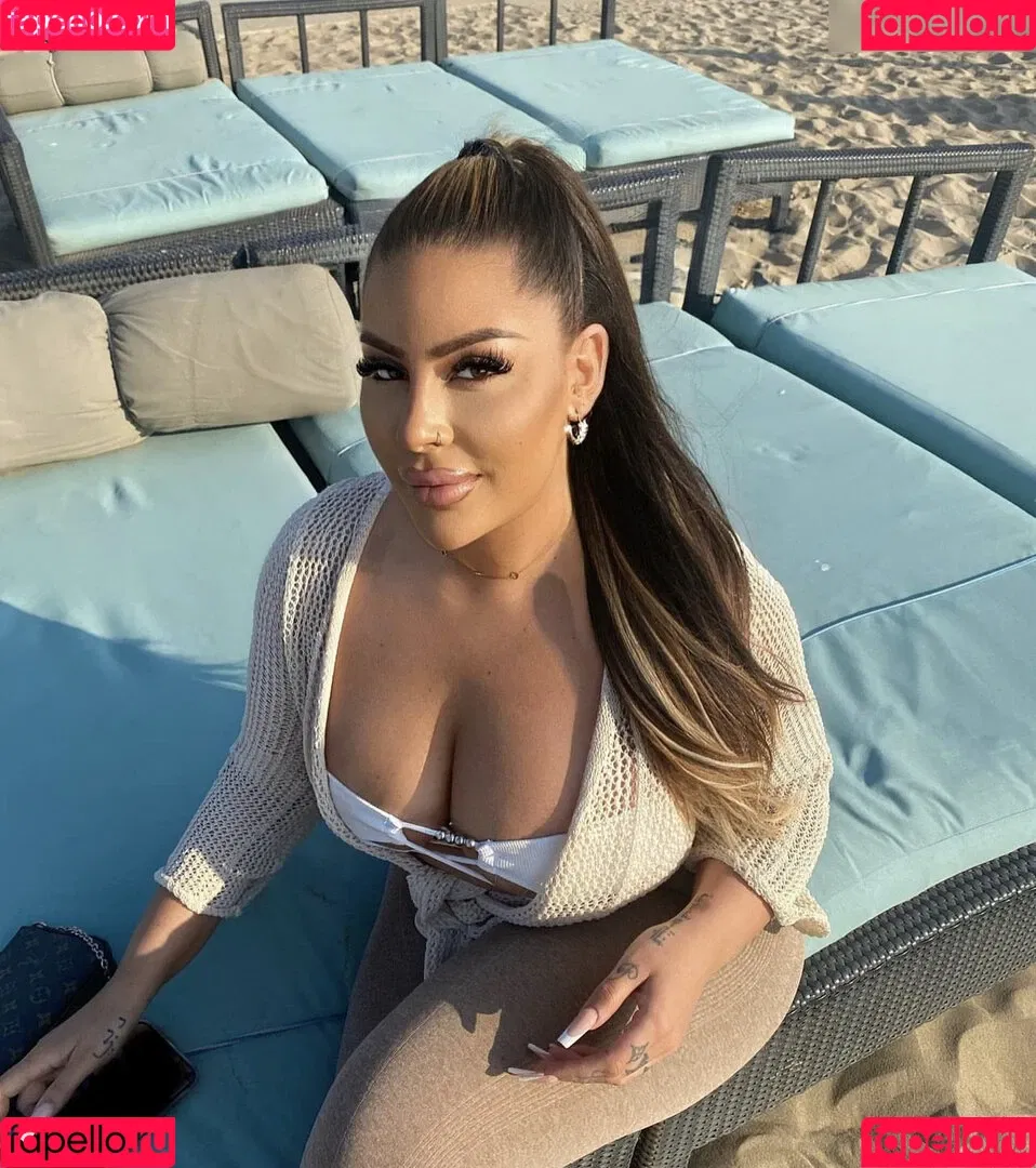Melina.Million Onlyfans Photo Gallery 