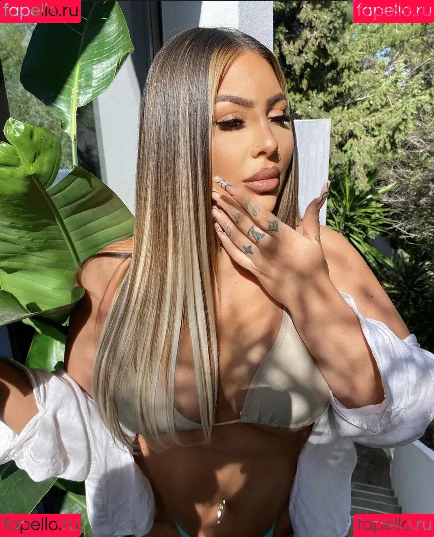 Melina.Million Onlyfans Photo Gallery 