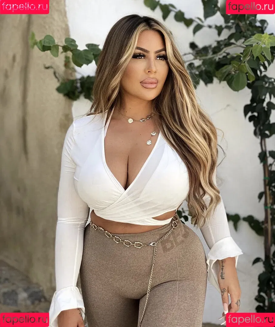 Melina.Million Onlyfans Photo Gallery 