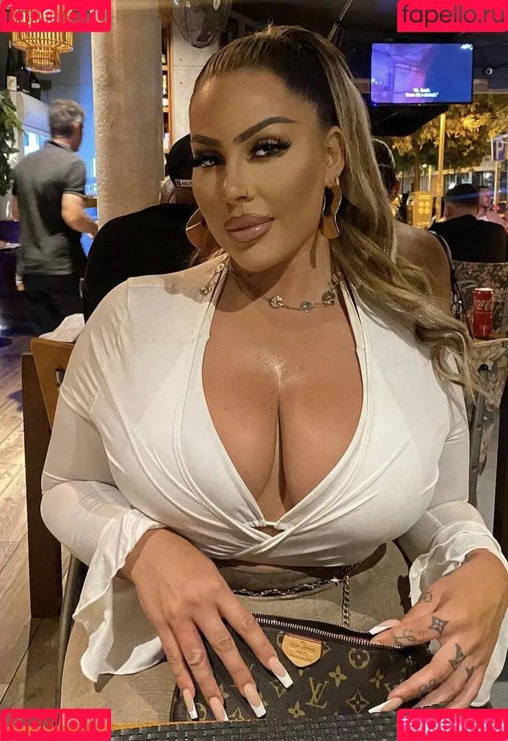 Melina.Million Onlyfans Photo Gallery 