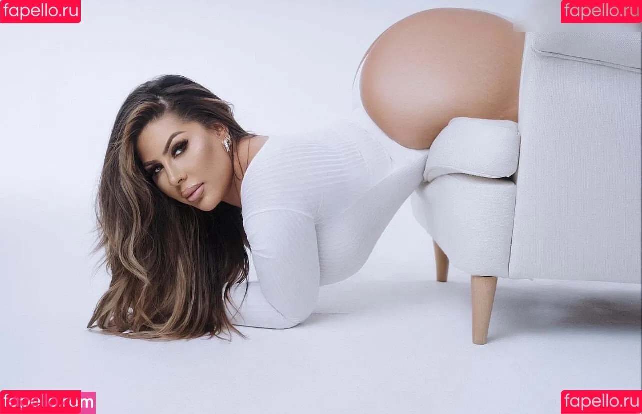 Melina.Million Onlyfans Photo Gallery 