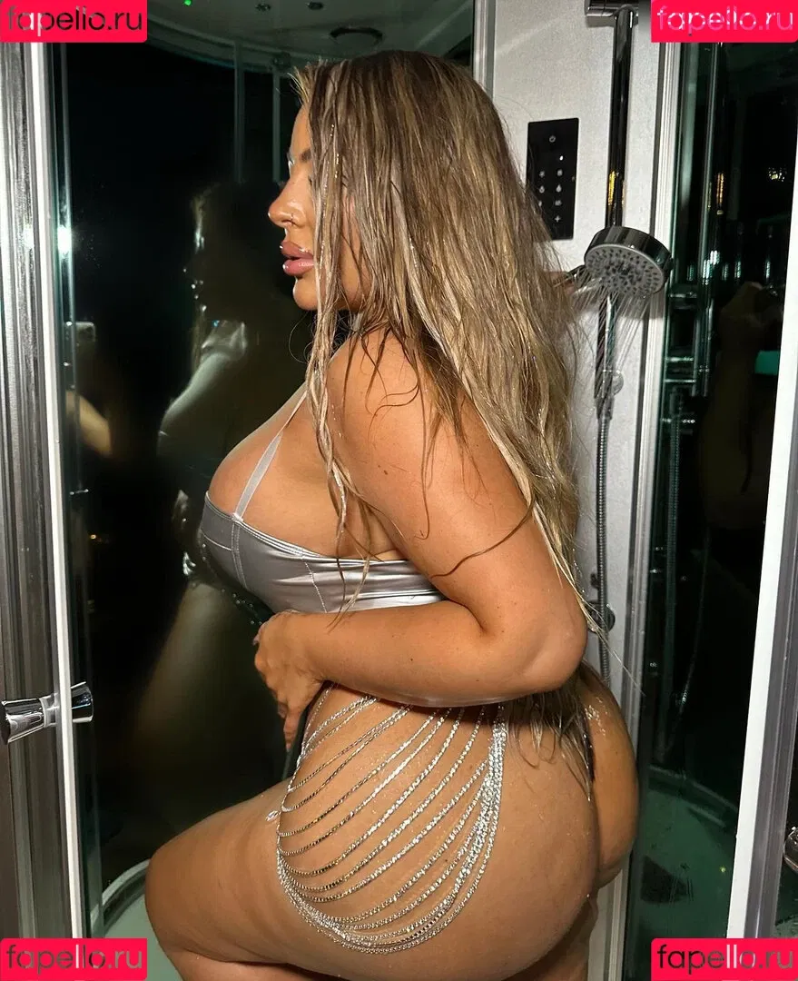 Melina.Million Onlyfans Photo Gallery 