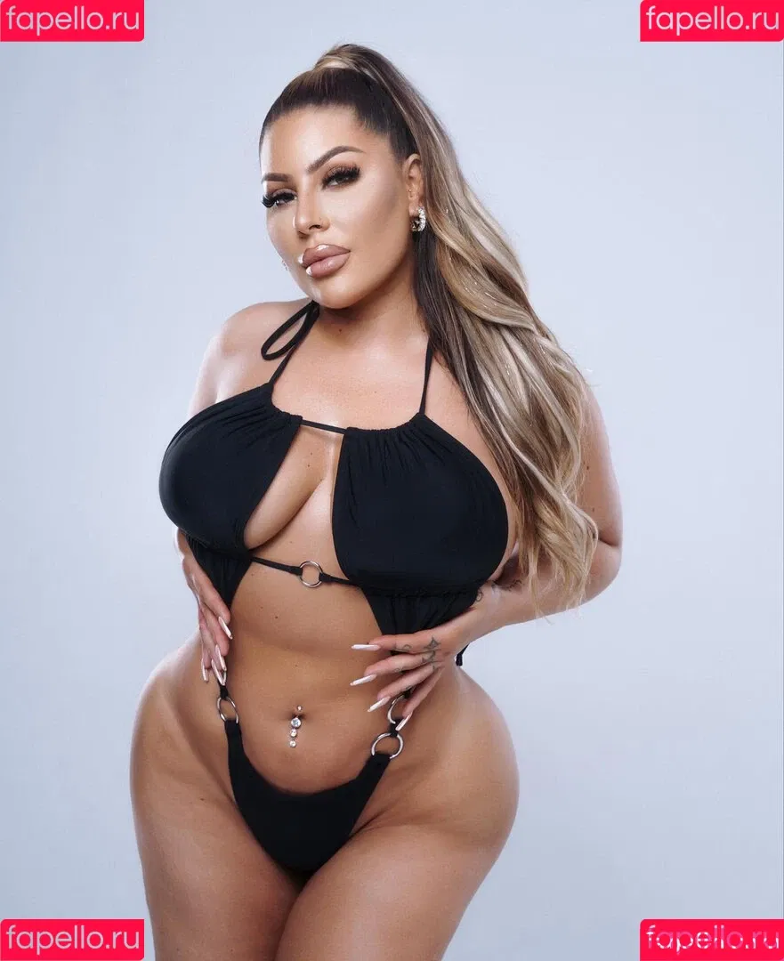 Melina.Million Onlyfans Photo Gallery 