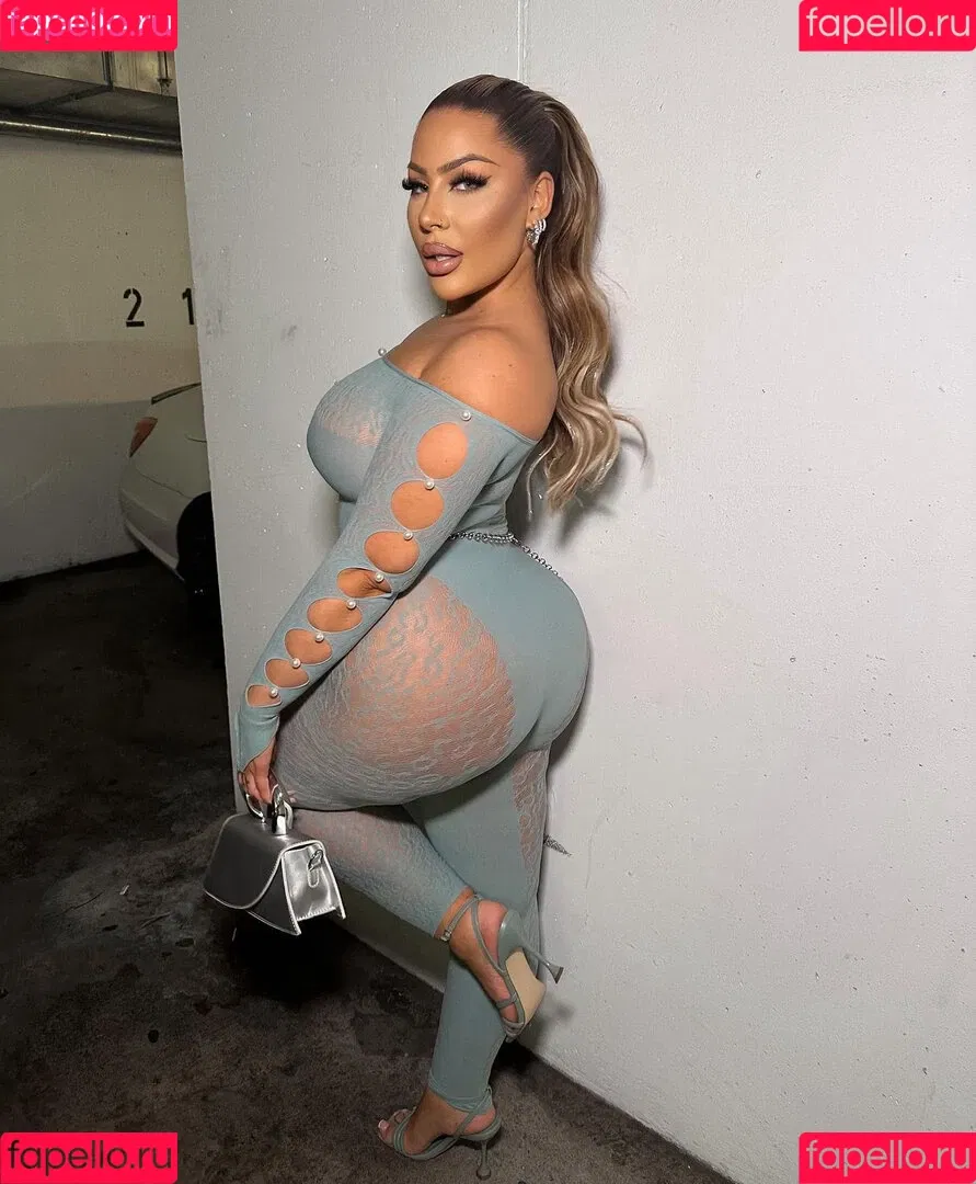 Melina.Million Onlyfans Photo Gallery 