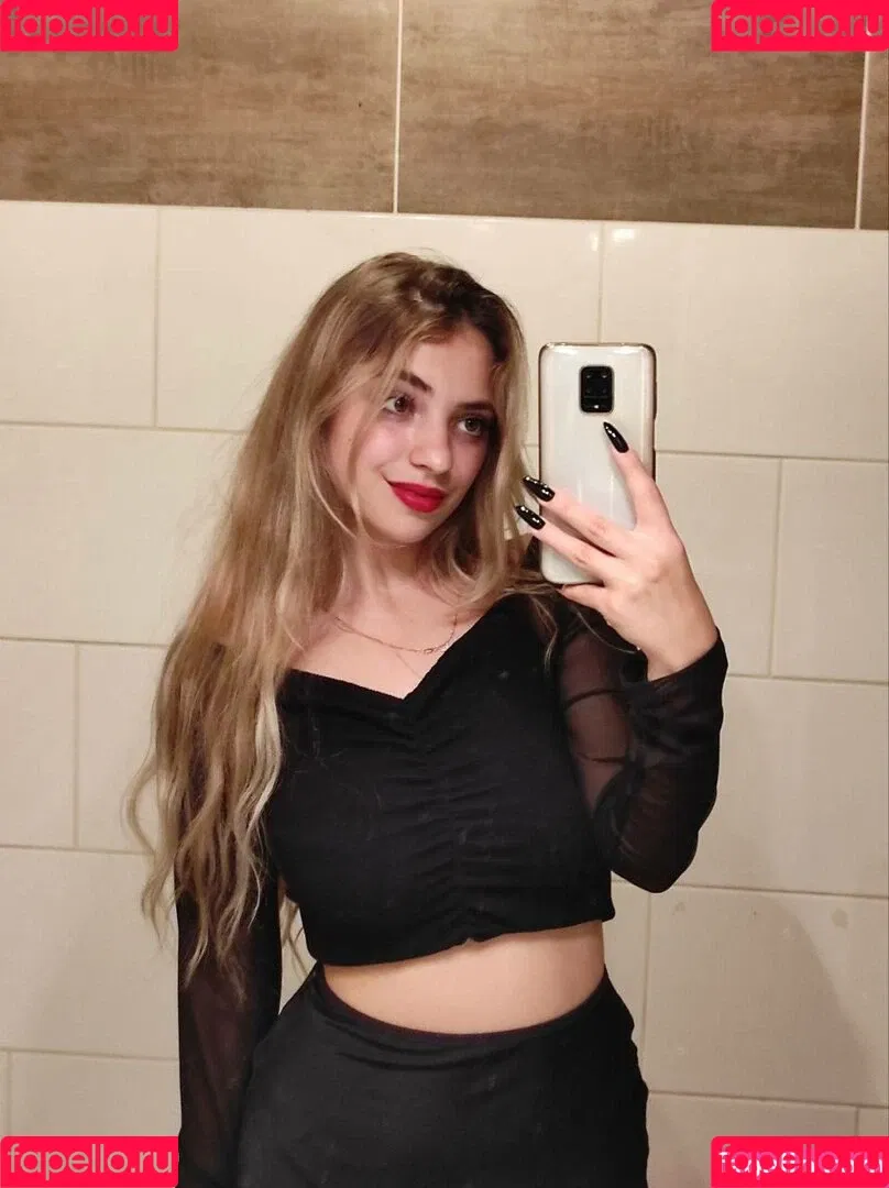 monica01.03 Onlyfans Photo Gallery 