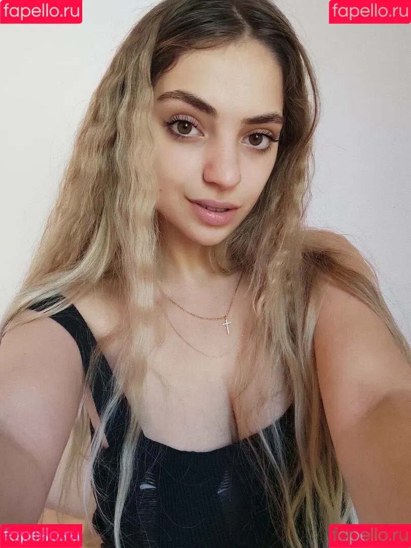 monica01.03 Onlyfans Photo Gallery 
