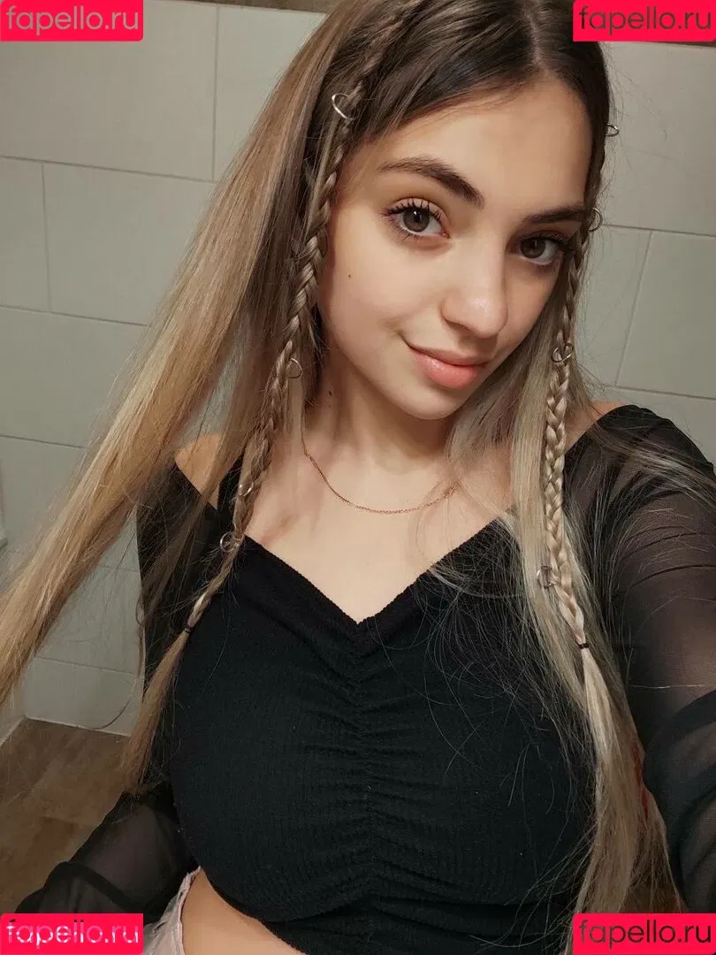 monica01.03 Onlyfans Photo Gallery 