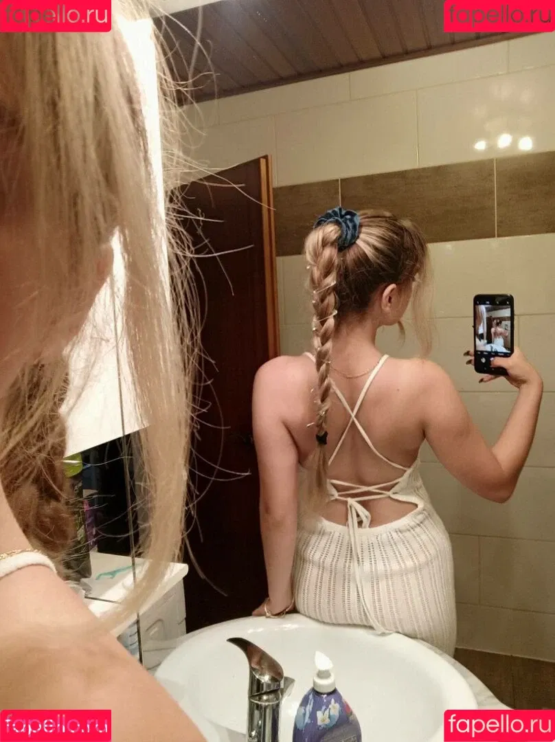 monica01.03 Onlyfans Photo Gallery 