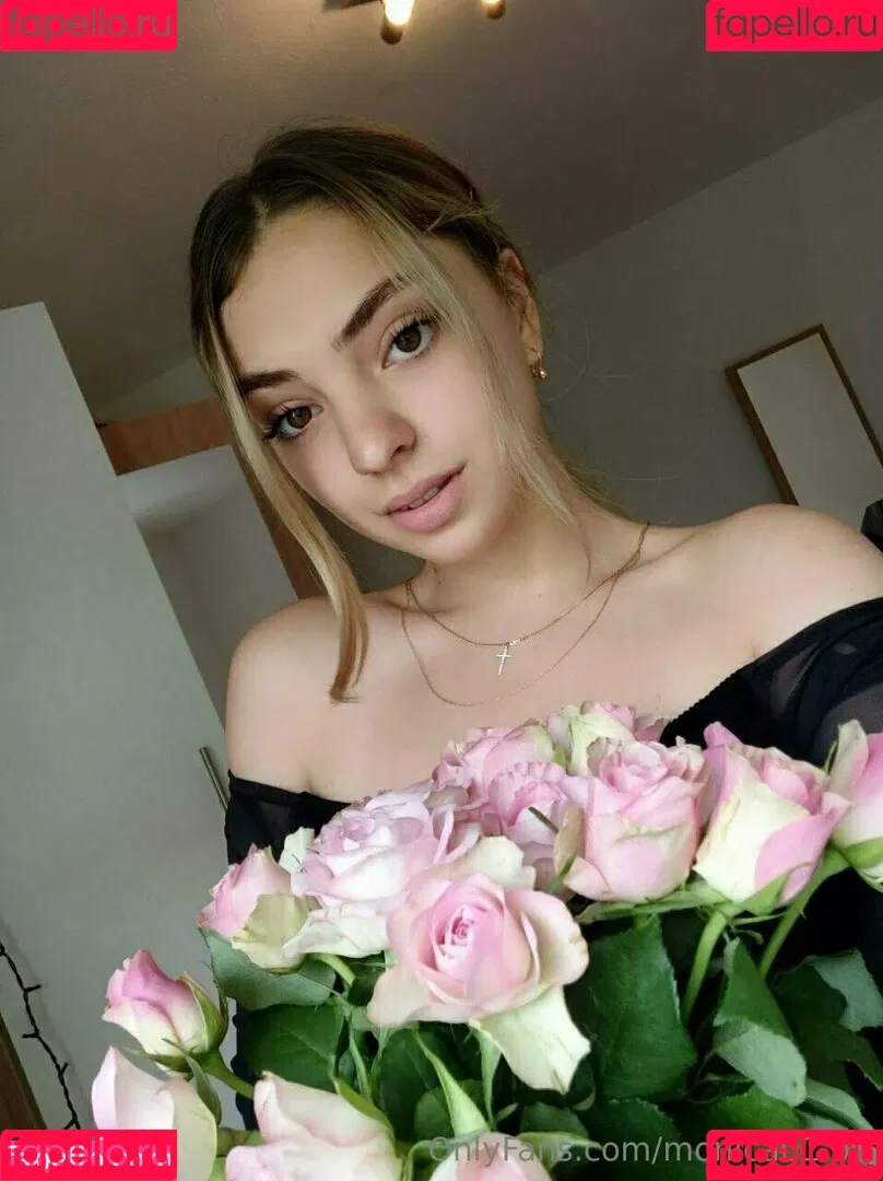 monica01.03 Onlyfans Photo Gallery 