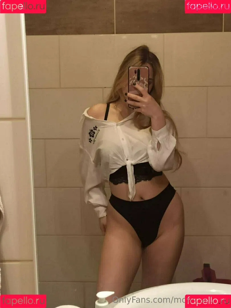 monica01.03 Onlyfans Photo Gallery 