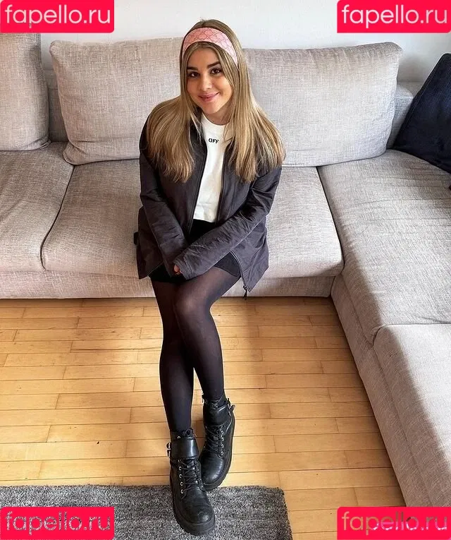 Felicia Fuchs Onlyfans Photo Gallery 