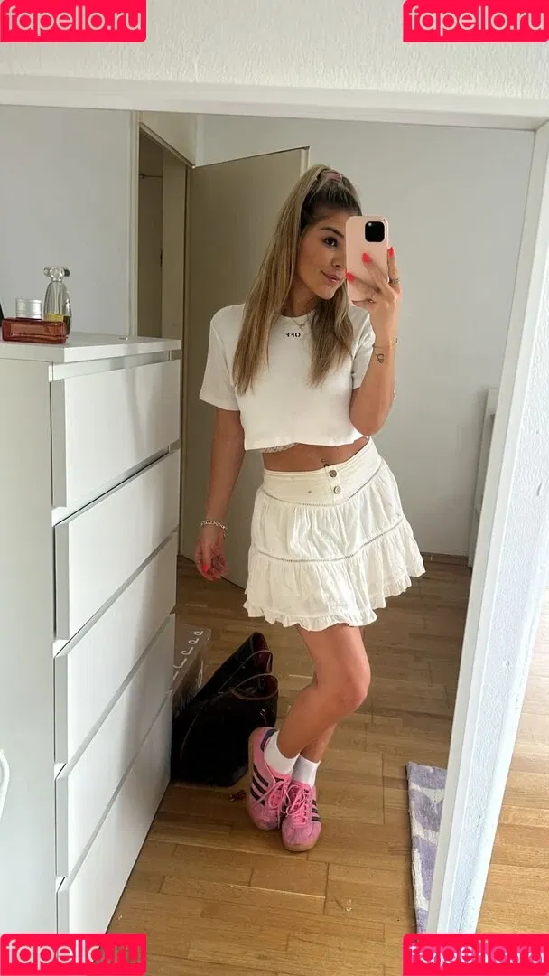 Felicia Fuchs Onlyfans Photo Gallery 