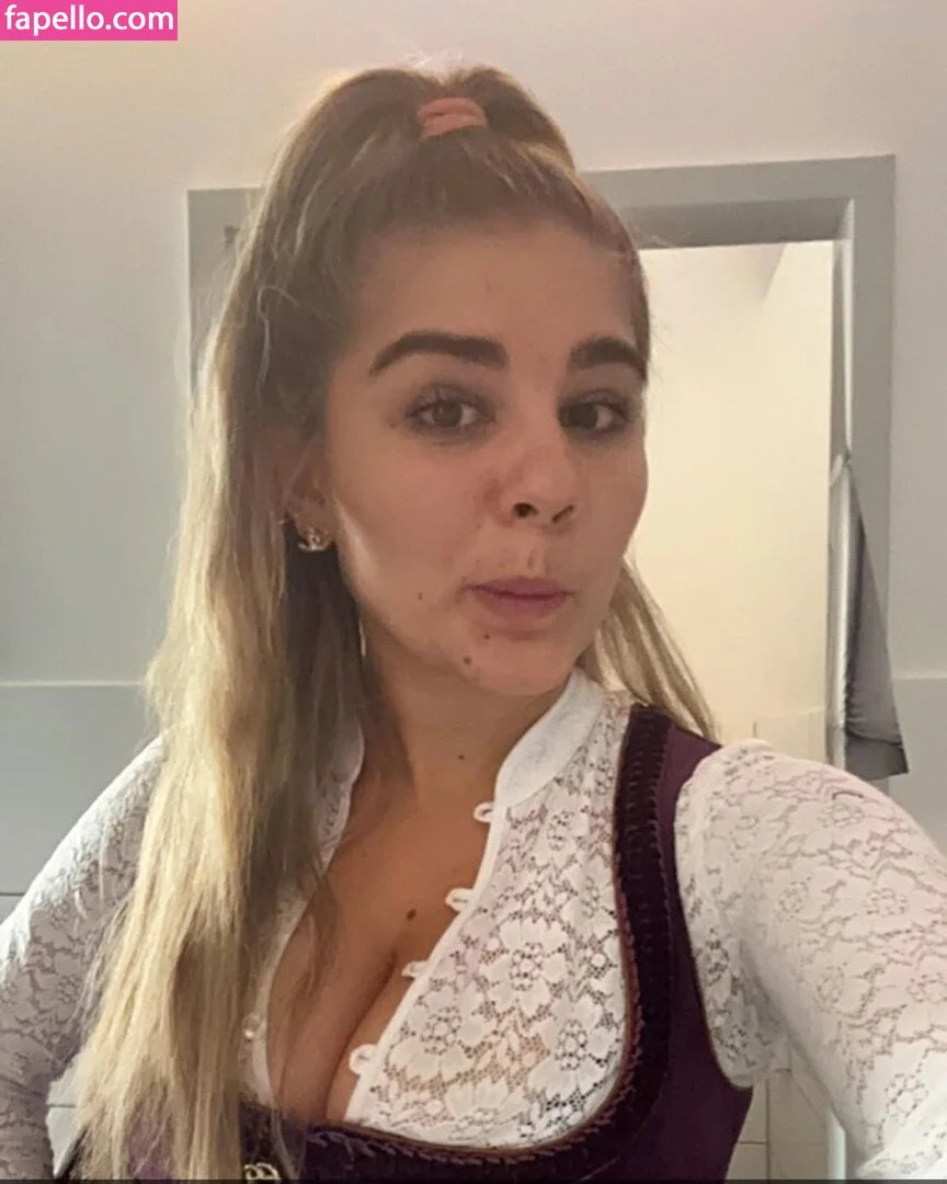 Felicia Fuchs Onlyfans Photo Gallery 