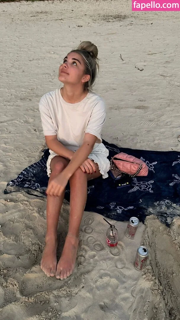 Felicia Fuchs Onlyfans Photo Gallery 