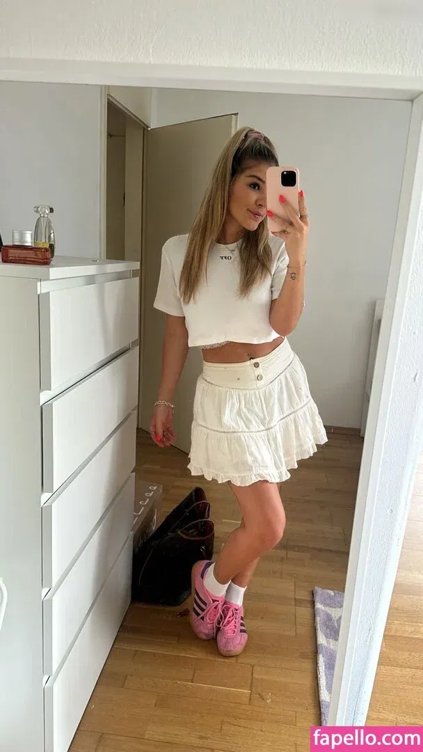 Felicia Fuchs Onlyfans Photo Gallery 