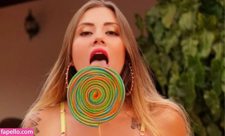 Sara Blonde Onlyfans Photo Gallery 