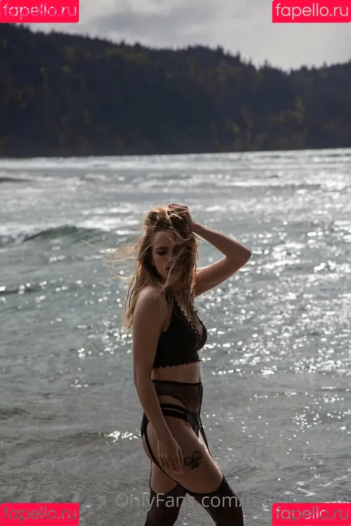 halleheartly Onlyfans Photo Gallery 
