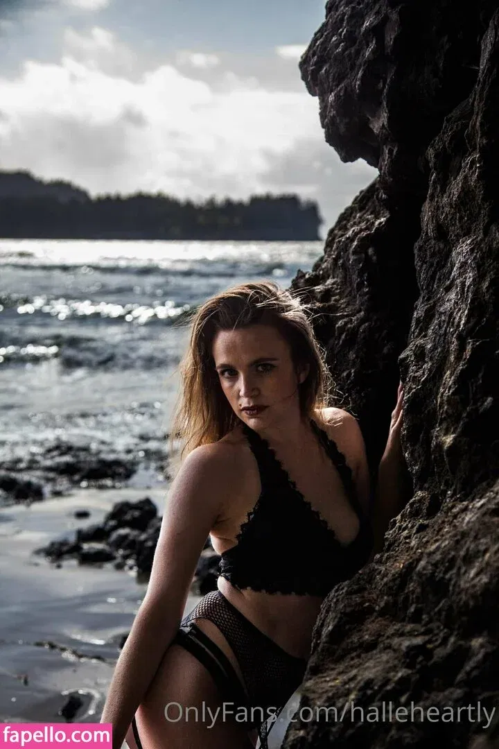 halleheartly Onlyfans Photo Gallery 