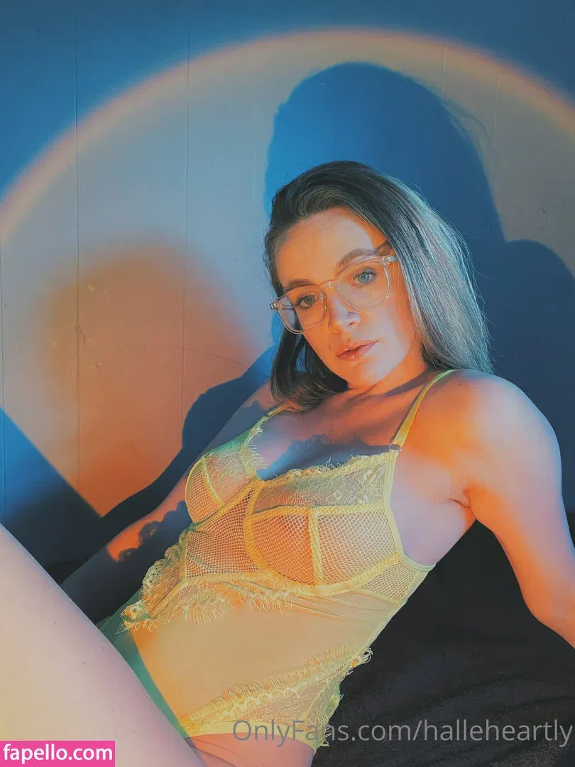 halleheartly Onlyfans Photo Gallery 
