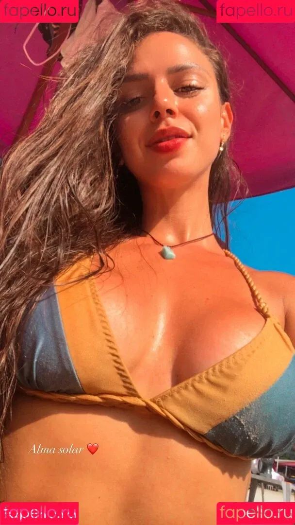 Thaieny Kenis Onlyfans Photo Gallery 