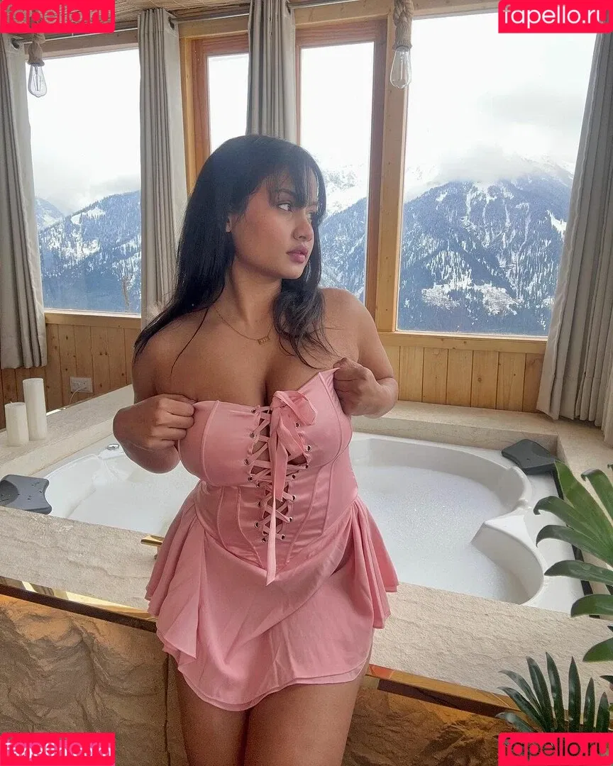 Prakriti Saha Onlyfans Photo Gallery 