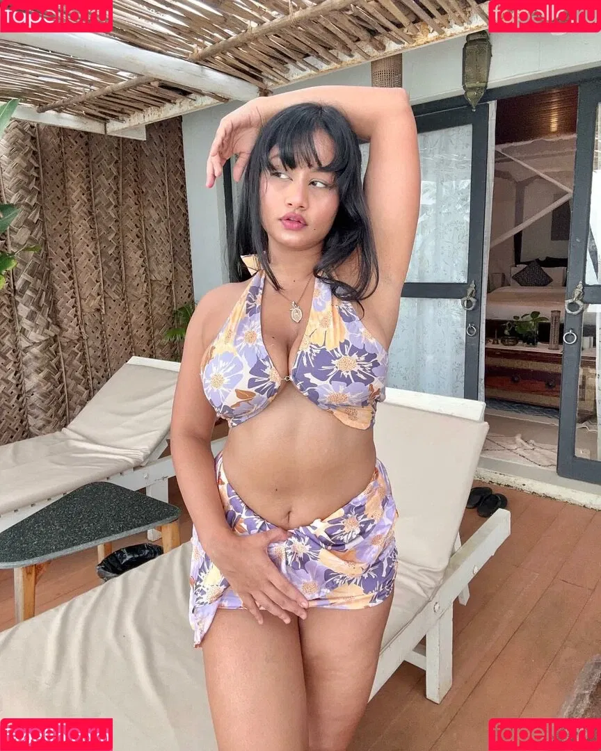 Prakriti Saha Onlyfans Photo Gallery 