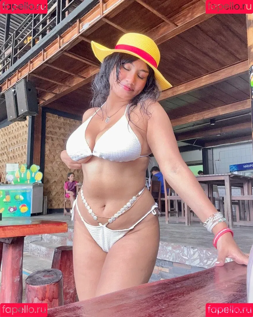 Prakriti Saha Onlyfans Photo Gallery 