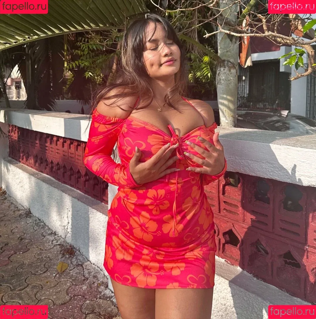 Prakriti Saha Onlyfans Photo Gallery 