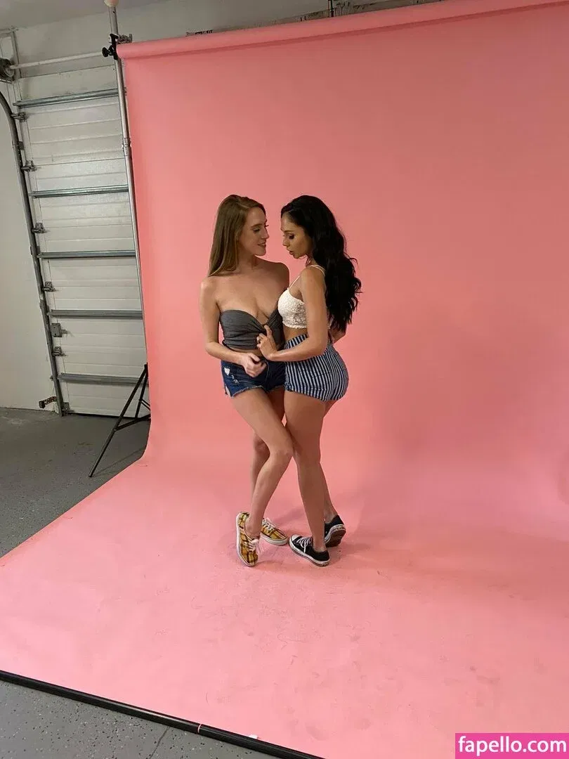 arianamarie Onlyfans Photo Gallery 