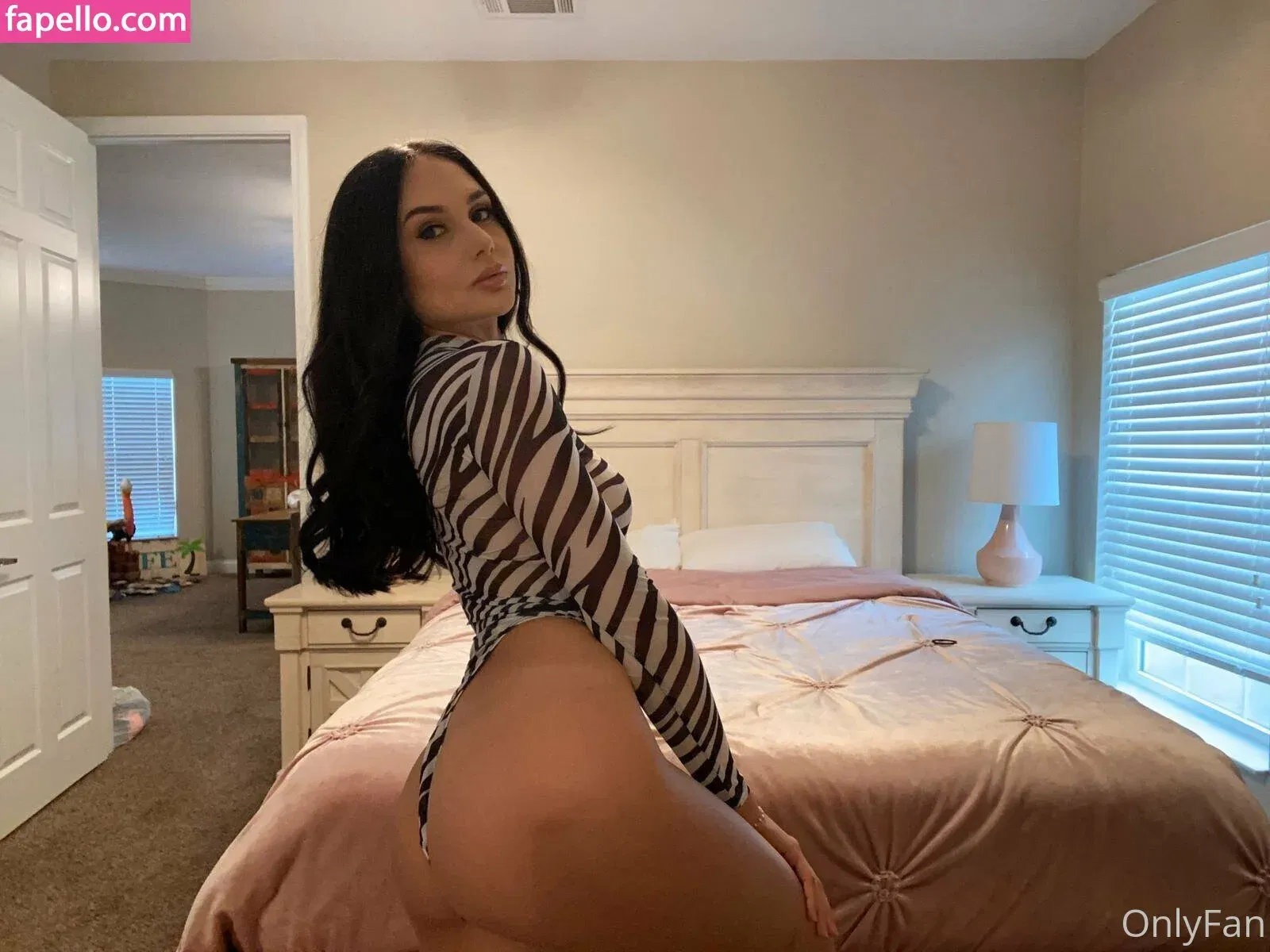 arianamarie Onlyfans Photo Gallery 