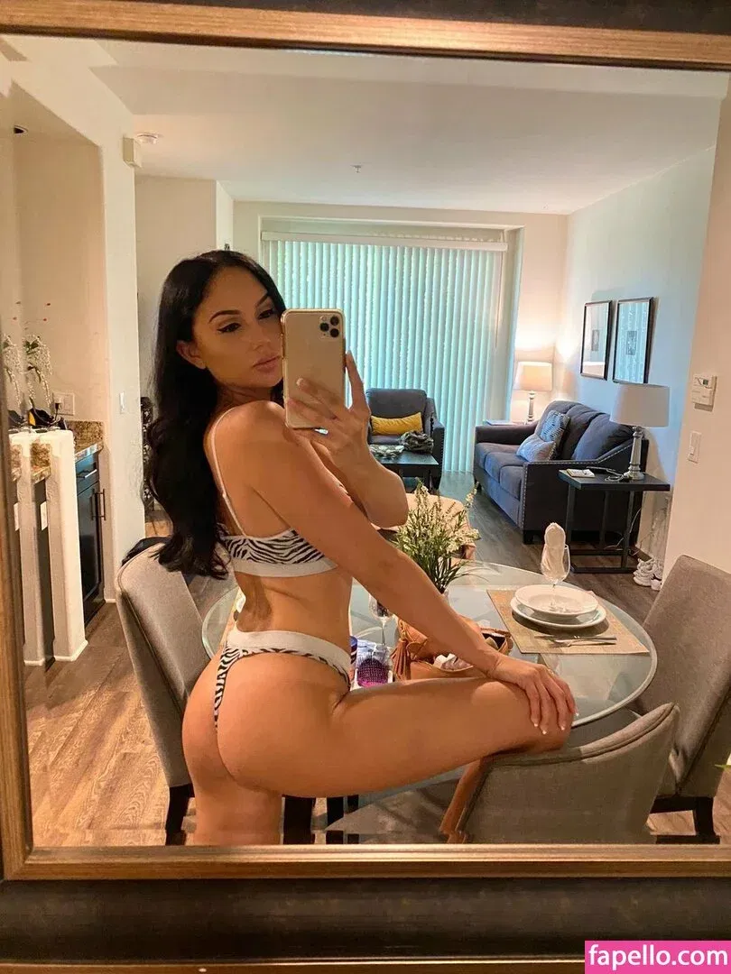 arianamarie Onlyfans Photo Gallery 