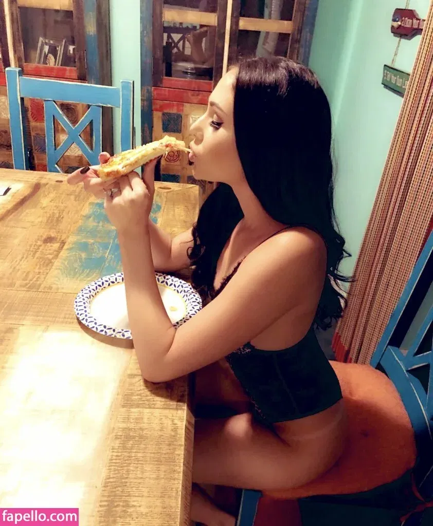 arianamarie Onlyfans Photo Gallery 