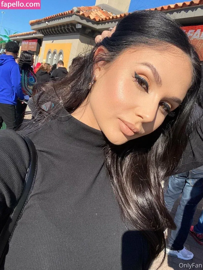 arianamarie Onlyfans Photo Gallery 