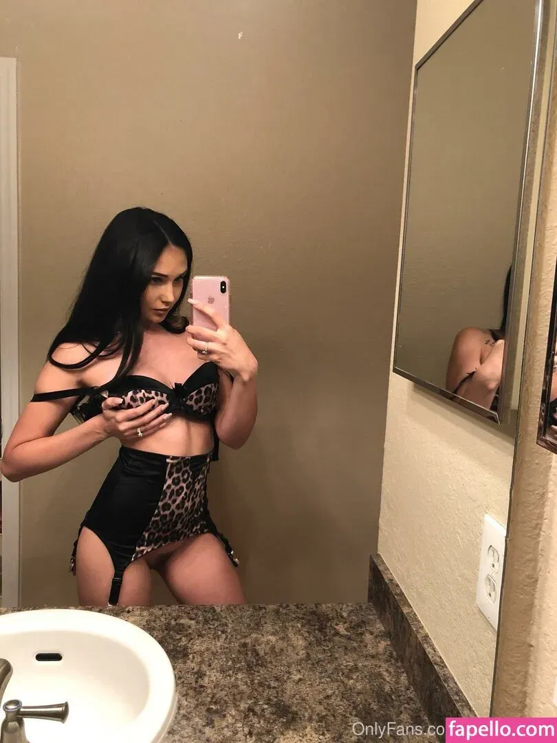 arianamarie Onlyfans Photo Gallery 